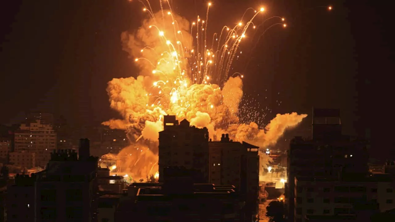 Israel struggles to keep Hamas fighters out; foreign nationals among 1,100 dead