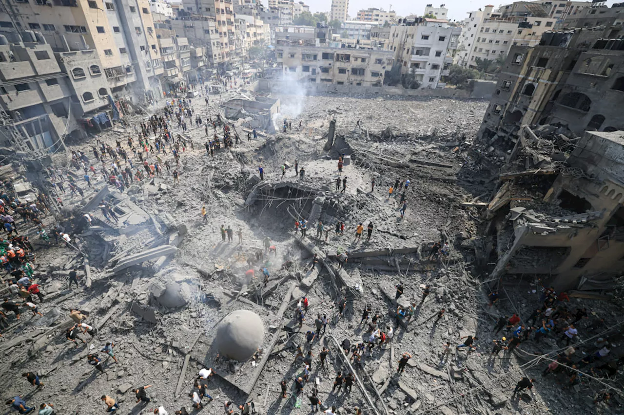 Israel-Hamas war LATEST: Death toll soars past 1 100 – WRAP