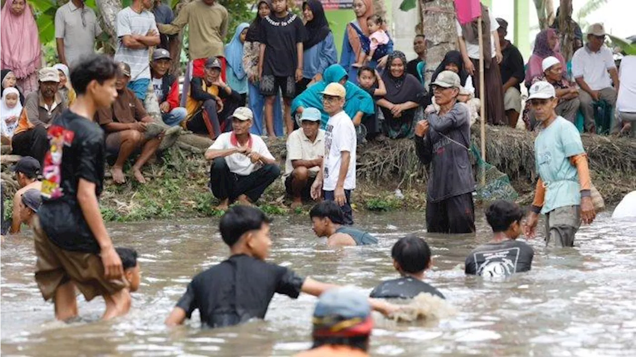 Mengisi Akhir Pekan, Ganjar Sejati Ajak Masyarakat Ngobeng Lauk di Pangandaran