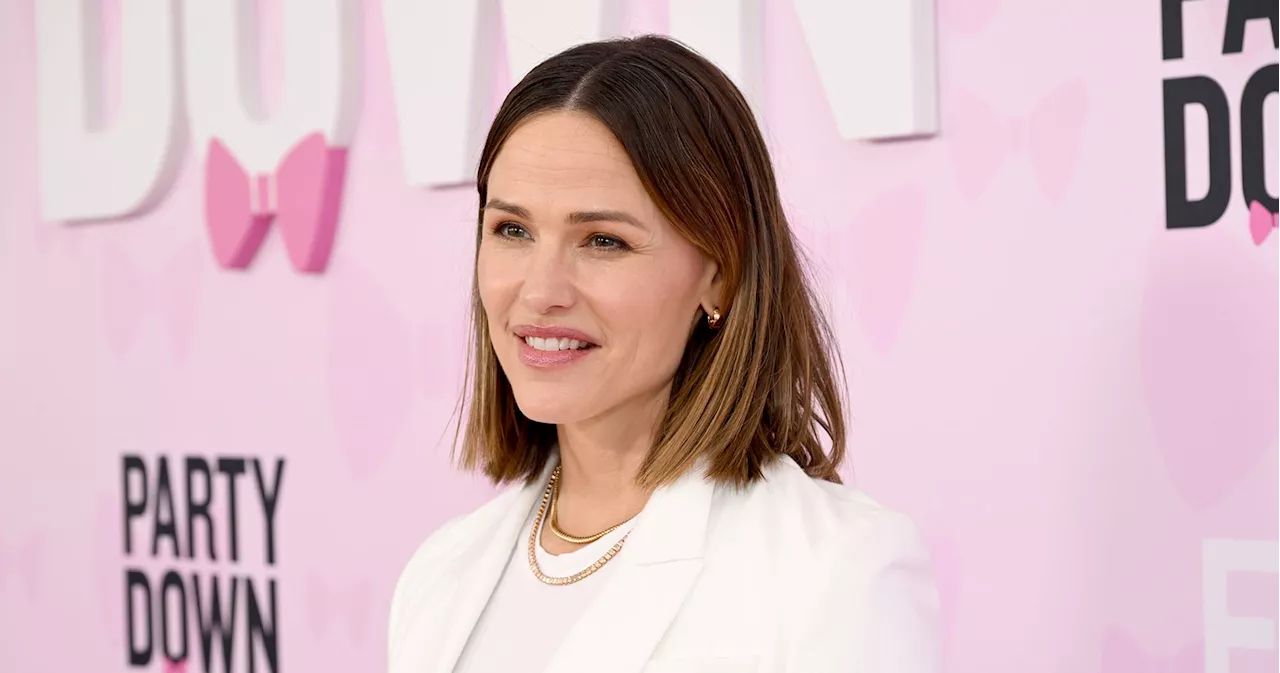 Jennifer Garner Says This Spray Is the 'Secret to Thinning Hair'