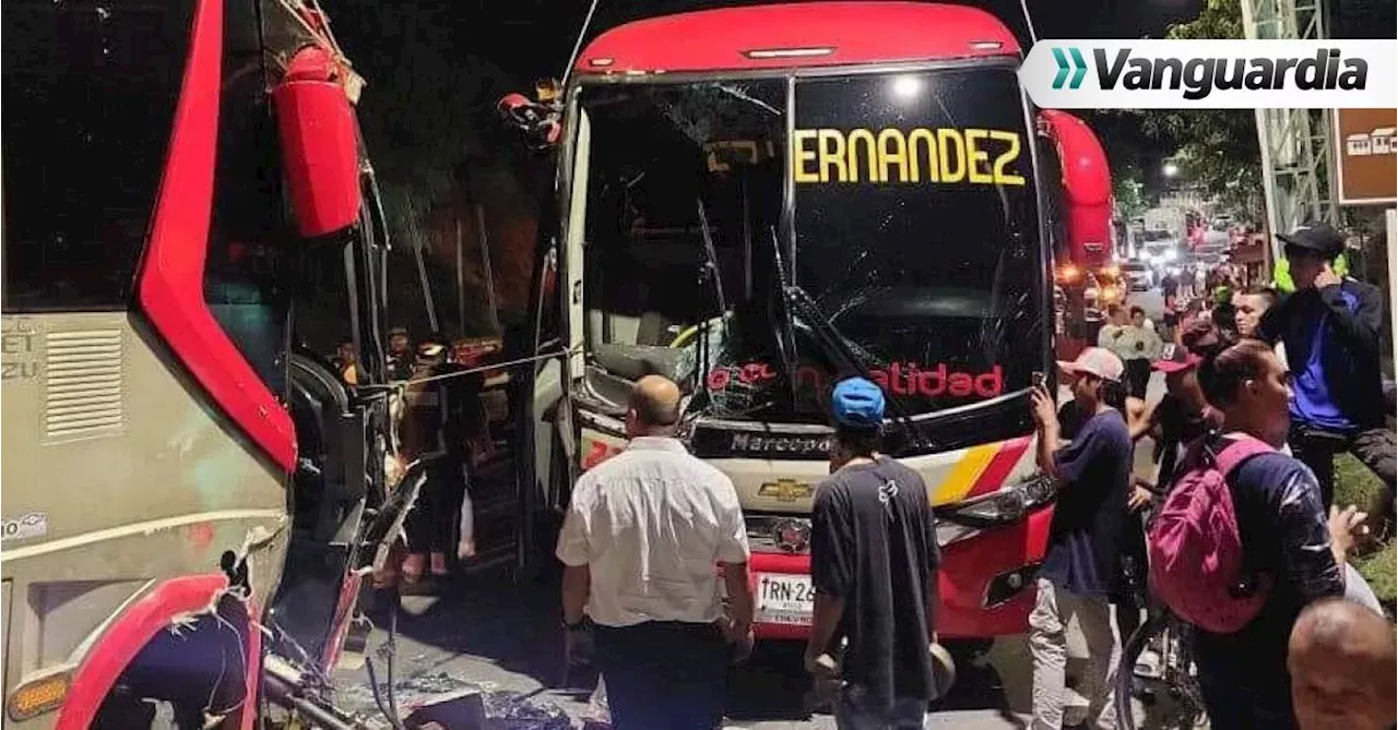 Choque Entre Dos Buses Dejó 12 Personas Heridas Tres De Gravedad 9297