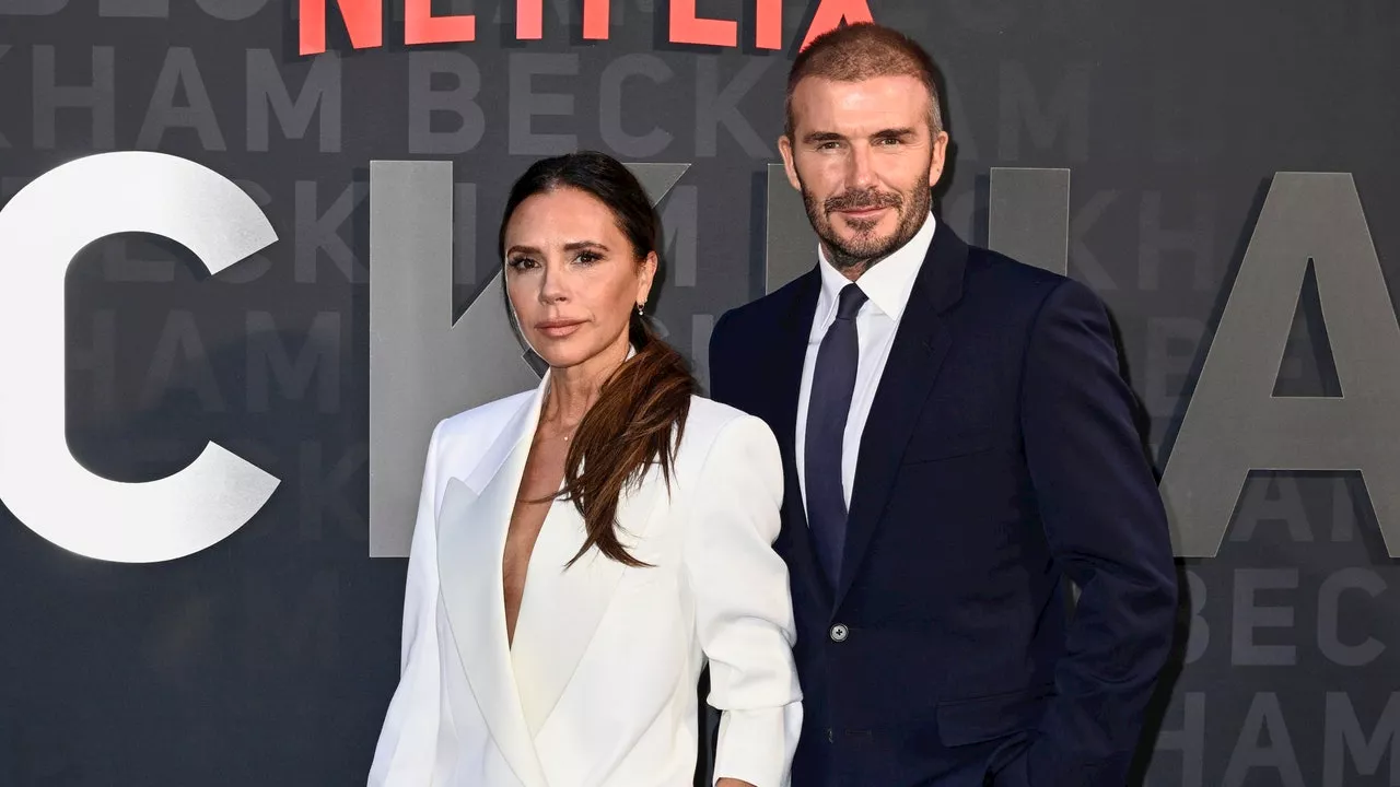 Victoria und David Beckham machen's vor: So funktioniert der moderne Partnerlook 2023 mit Anzügen