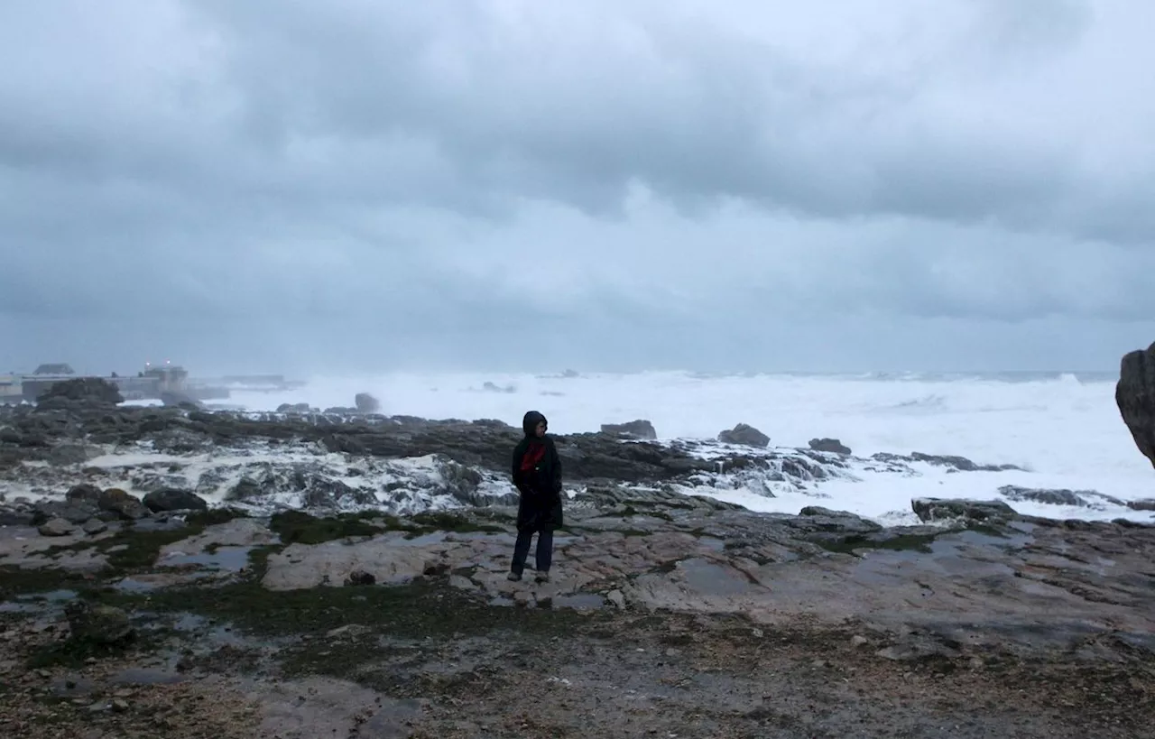 Tempête Ciaran : Finistère, Côtes-d’Armor et Manche en vigilance rouge dès ce soir minuit