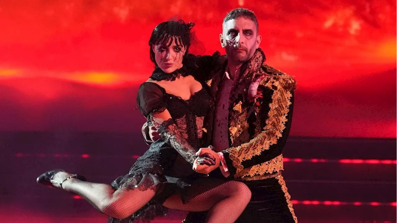 'Dancing with the Stars' recap: Mauricio Umansky gets the chop on Monster Night