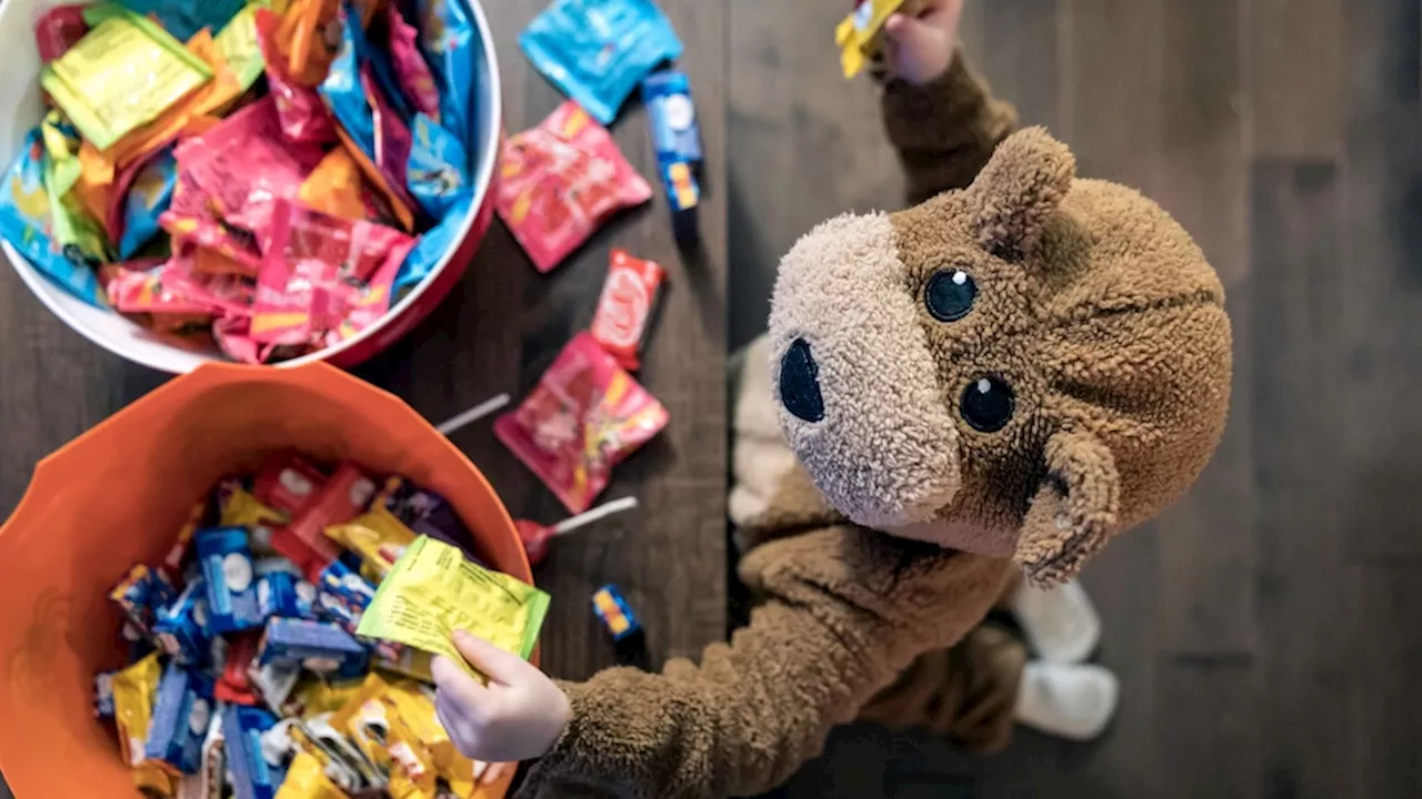 Mom dietitian urges parents to avoid candy shaming post-Halloween