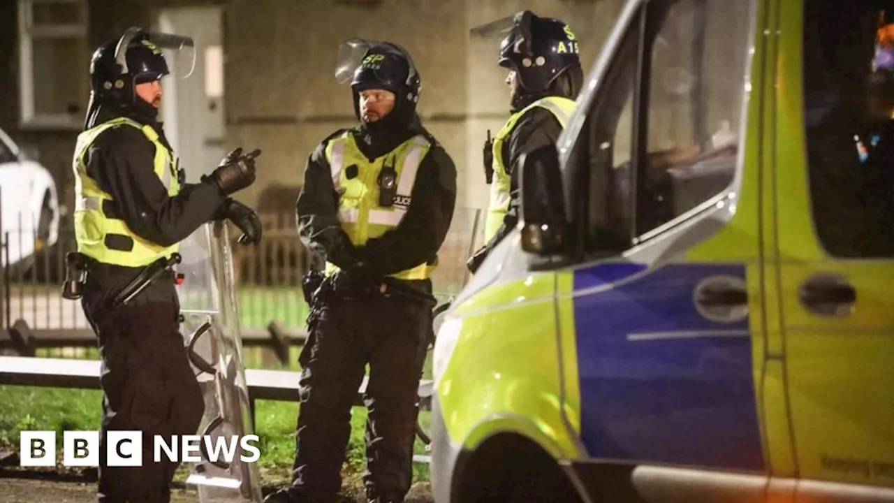 Riot police called out as gang of 50 youths start fires in Dundee