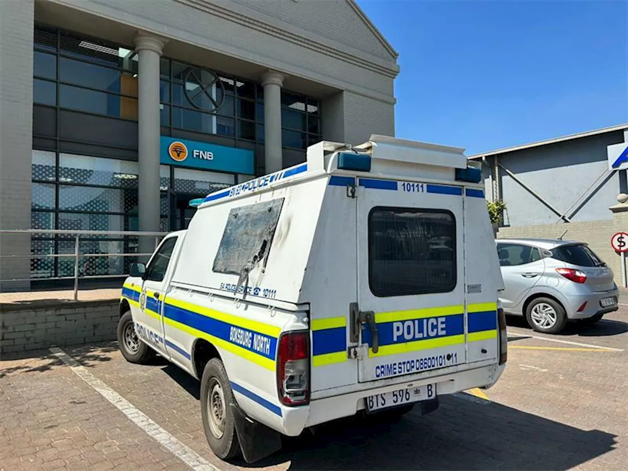 Bank client robbed of large sum of money while waiting in FNB bank queue