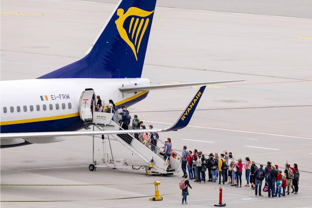 Zoll stoppt Frau an NRW-Flughafen, unglaublich, was er findet