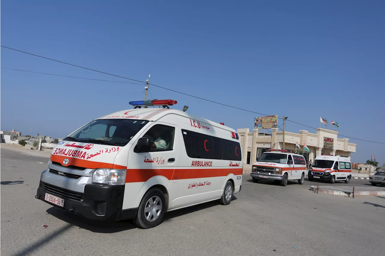 First ambulances carrying wounded from Gaza enter Egypt