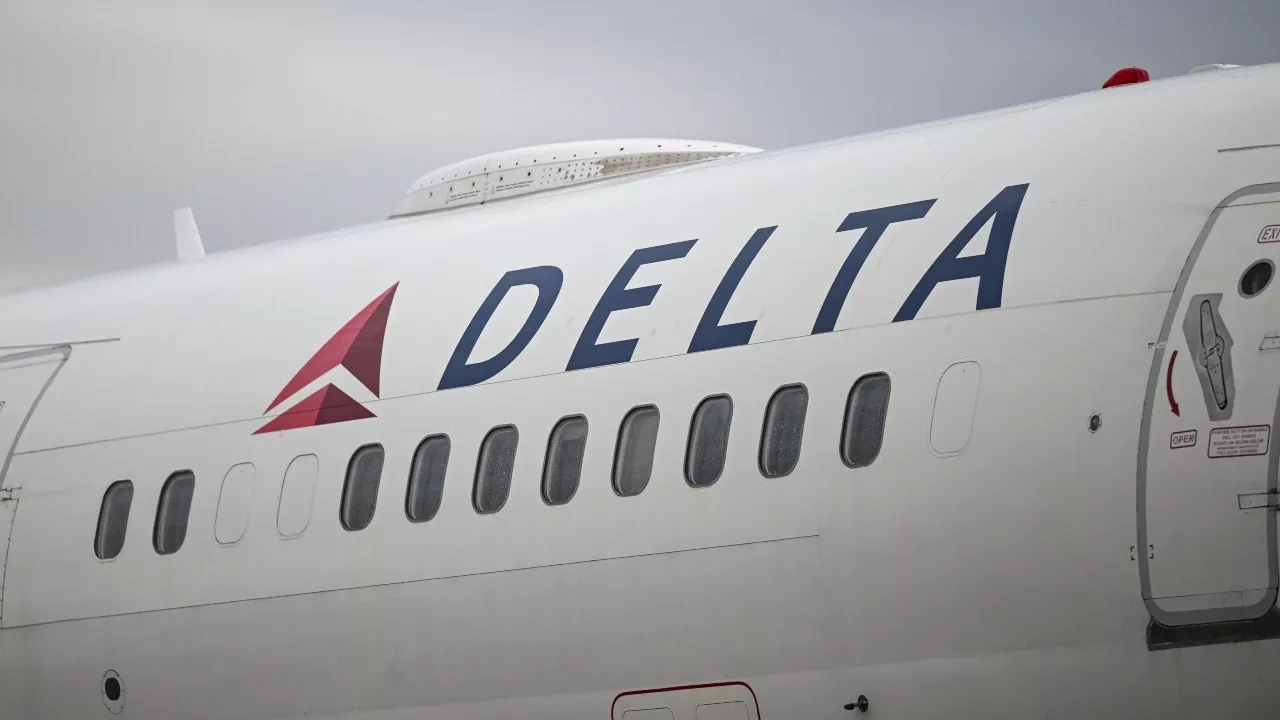 Former Delta pilot indicted after allegedly threatening to shoot captain during flight