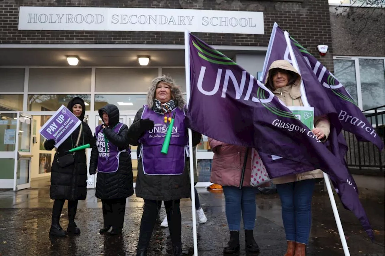 School staff strike at Glasgow schools in pay dispute