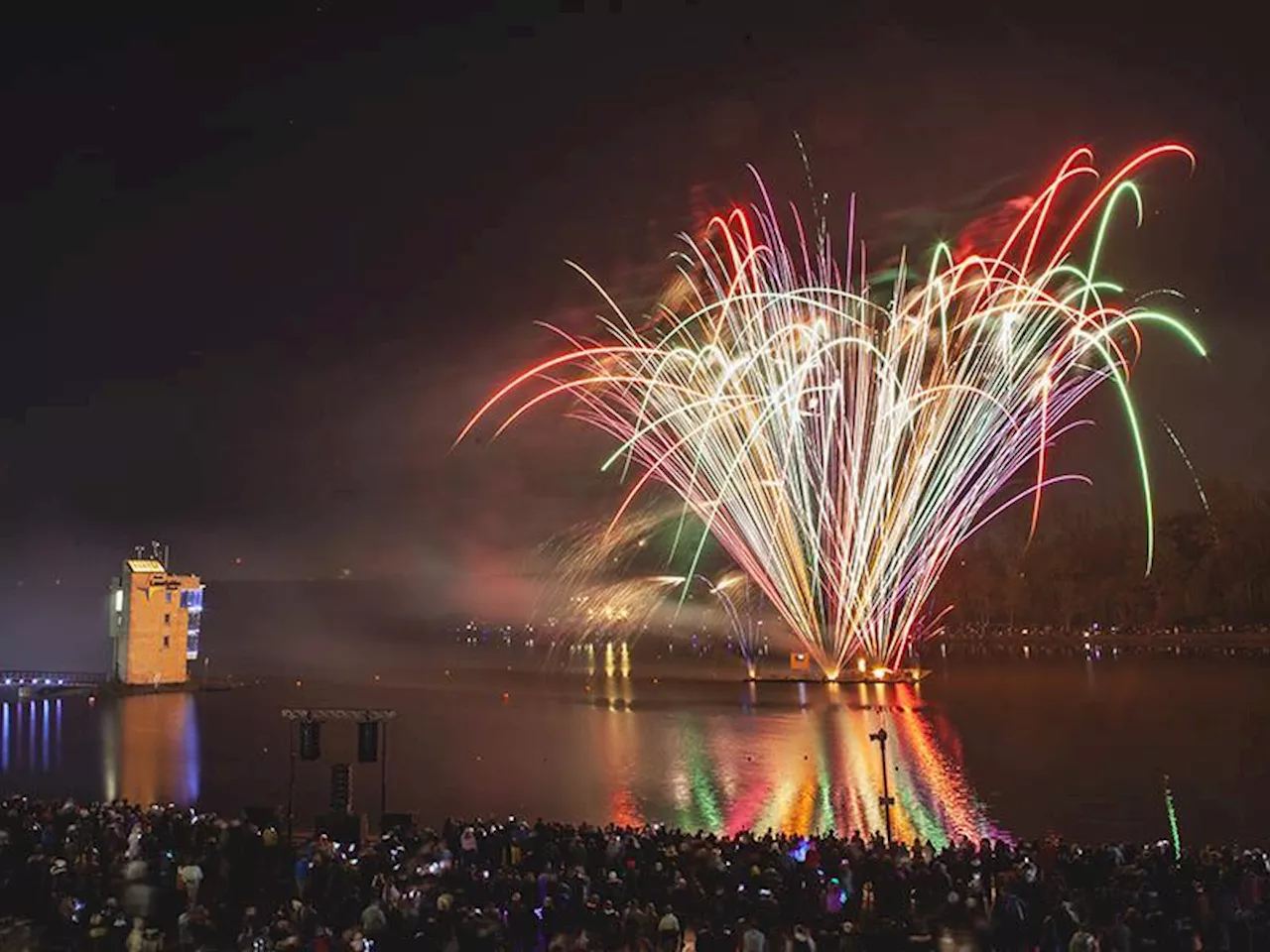 Strathclyde Park fireworks: Road closures, parking and banned items