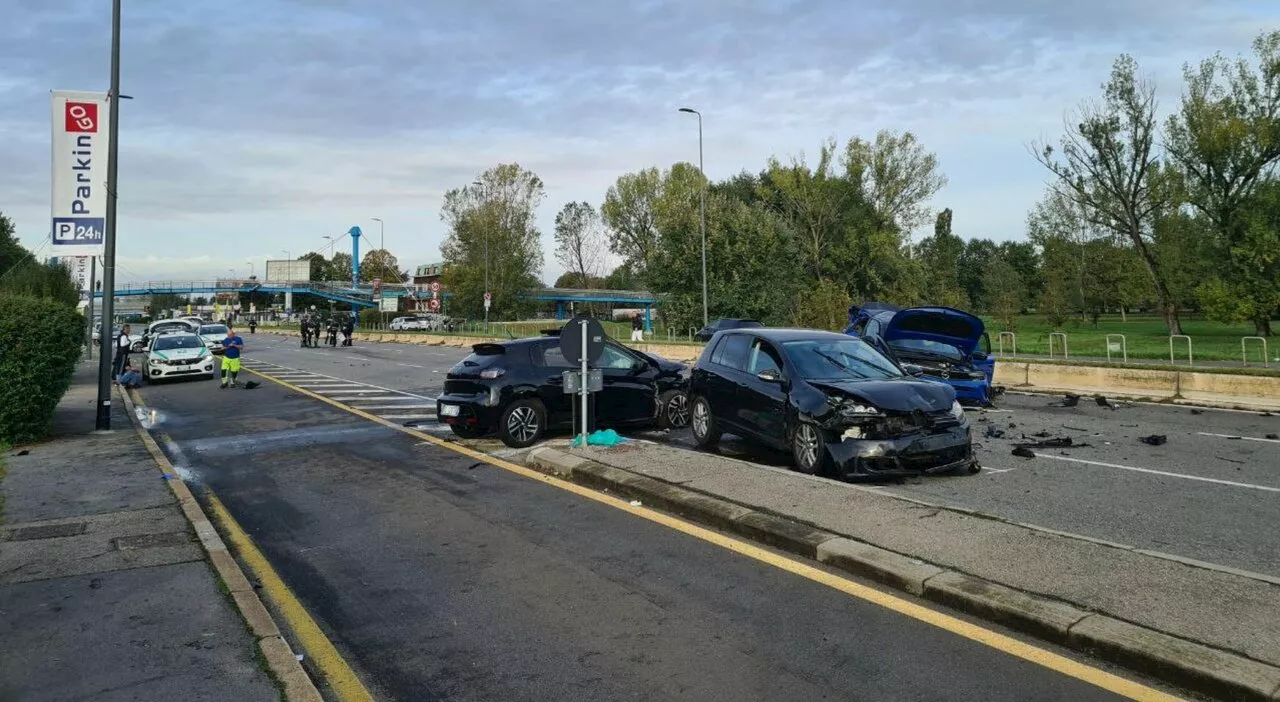 Incidente a Milano, schianto tra 3 auto sulla strada di Linate: morti due ragazzi di 24 e 26 anni