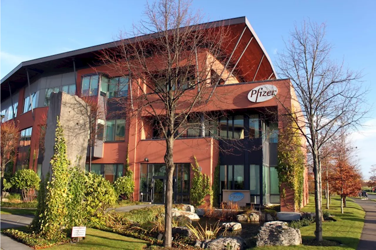 Unlike Pfizer, Moderna can meet 2023 COVID forecast, analysts say