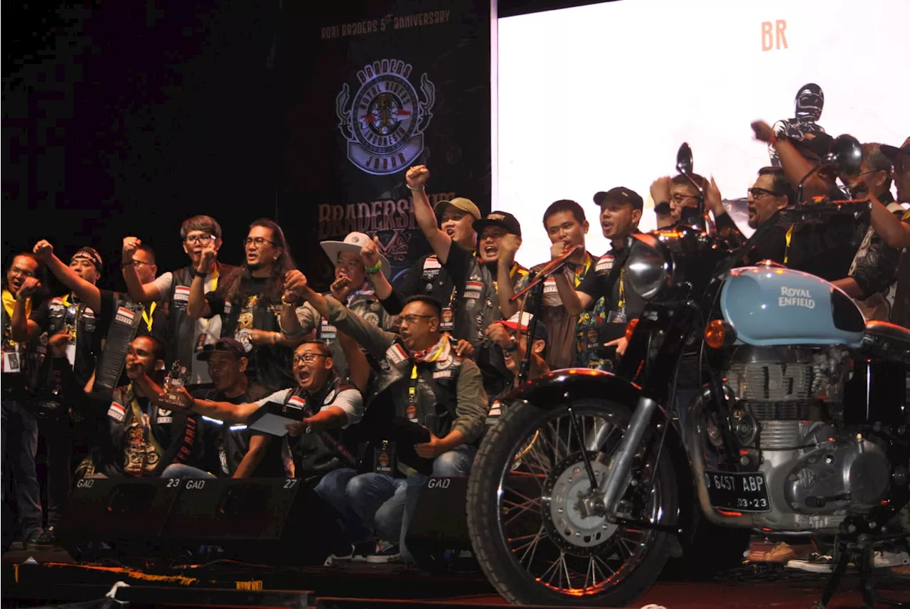 Intip Kemeriahan HUT ke-5 Komunitas Motor Royal Enfield, Ada Band /rif