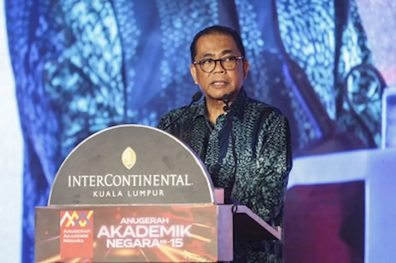 Academics should work closely with govt to manage challenges, issues, says PM Anwar