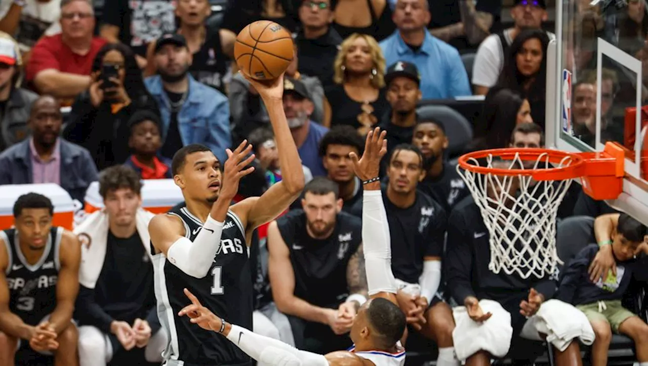 Basket-ball : Wembanyama déguisé en fantome pour Halloween a fait peur aux Suns de Phoenix