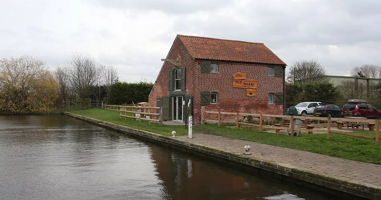 Waterside Café in Nottinghamshire Plans to Use Canal Boat as Extra Seating