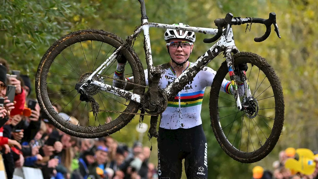 Fem van Empel vlak voor EK veldrijden ook oppermachtig in Koppenbergcross