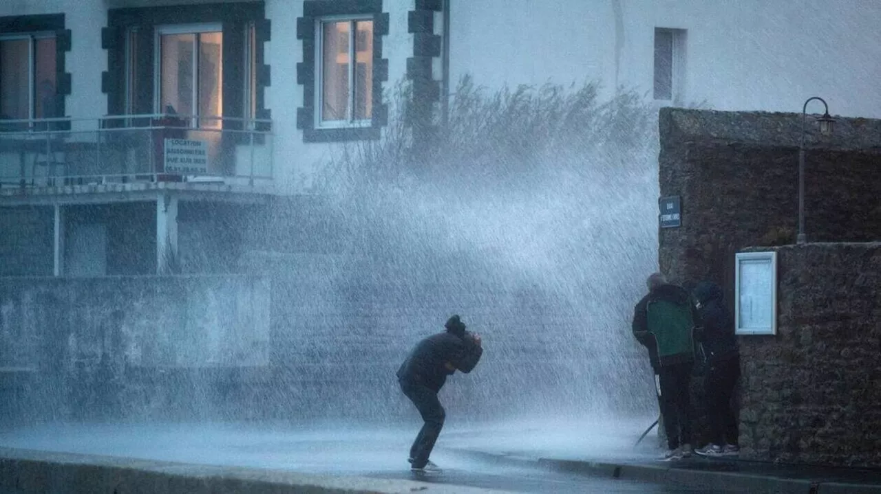 Tempête Ciaran : du Finistère au Morbihan, découvrez les premières images