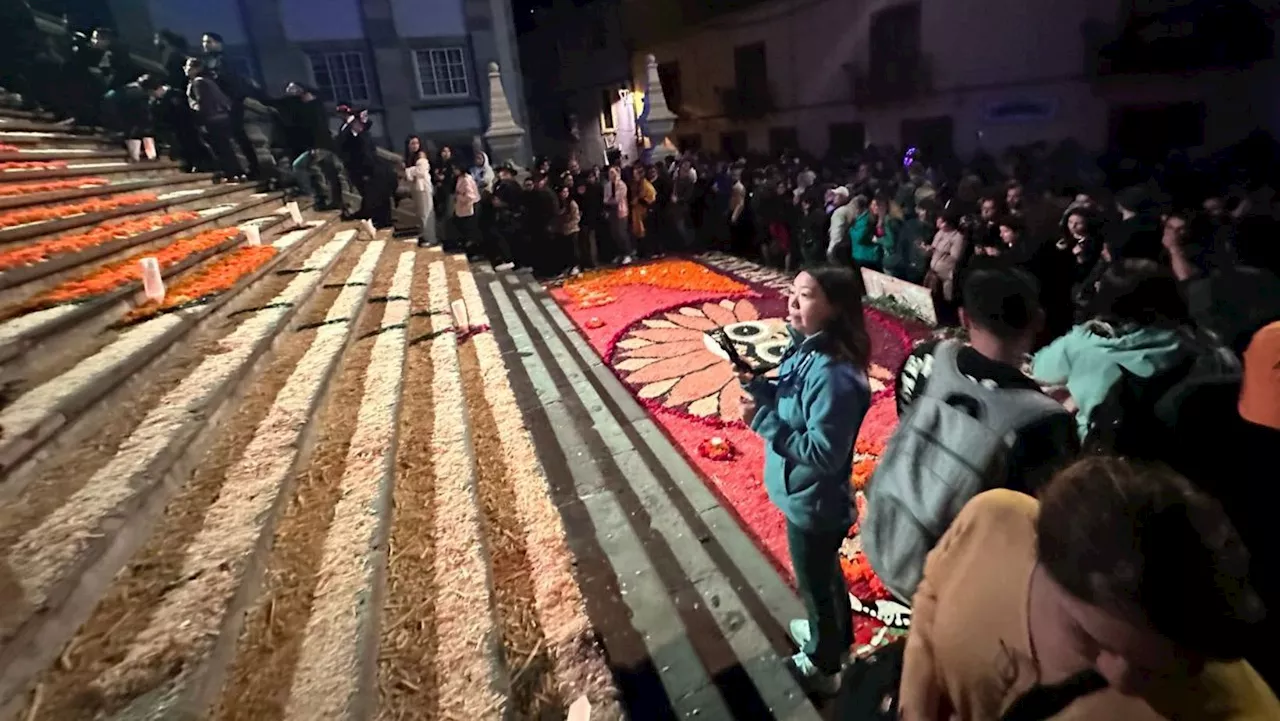 Estudiantes de la ENMS Guanajuato organizan la 22° Ofrenda Monumental de Día de Muertos