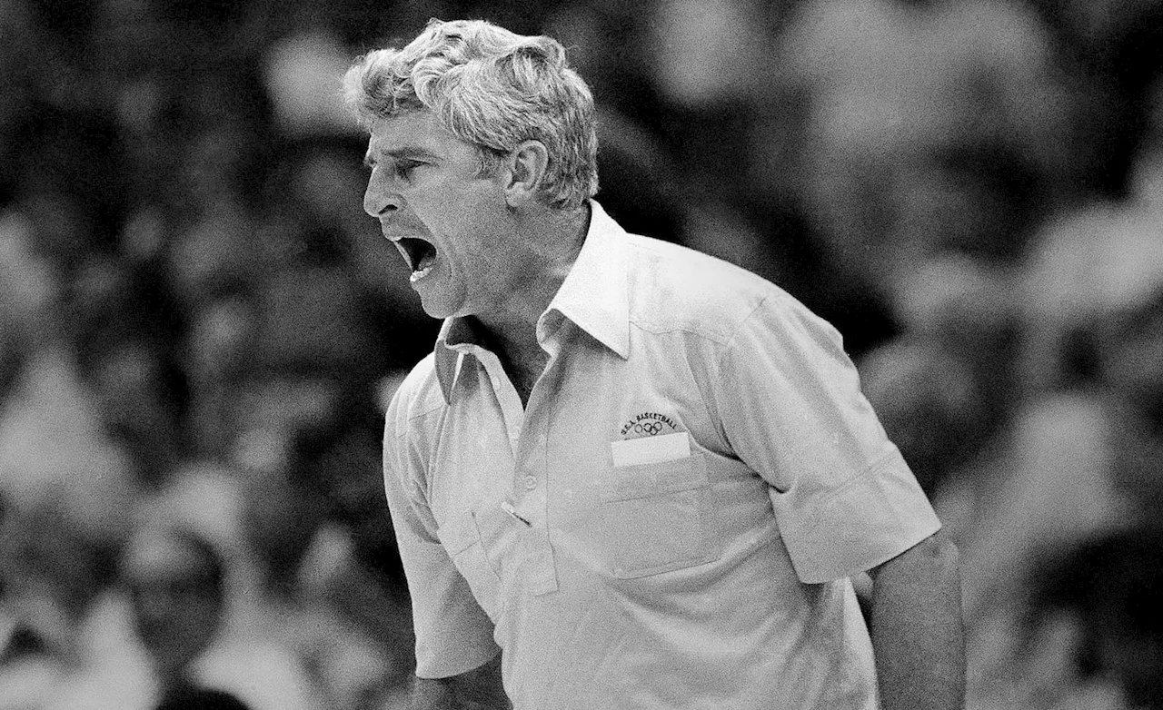 Bob Knight, powerhouse college basketball coach, dies at 83