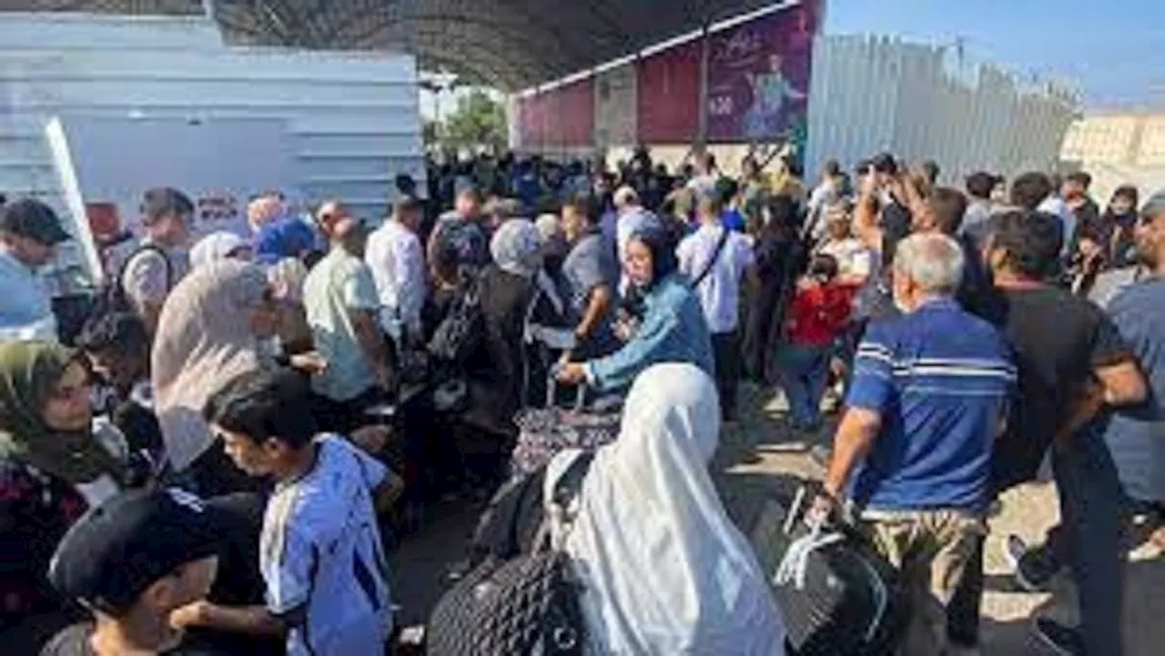 First foreign nationals and wounded leave Gaza for Egypt - SABC News - Breaking news, special reports,