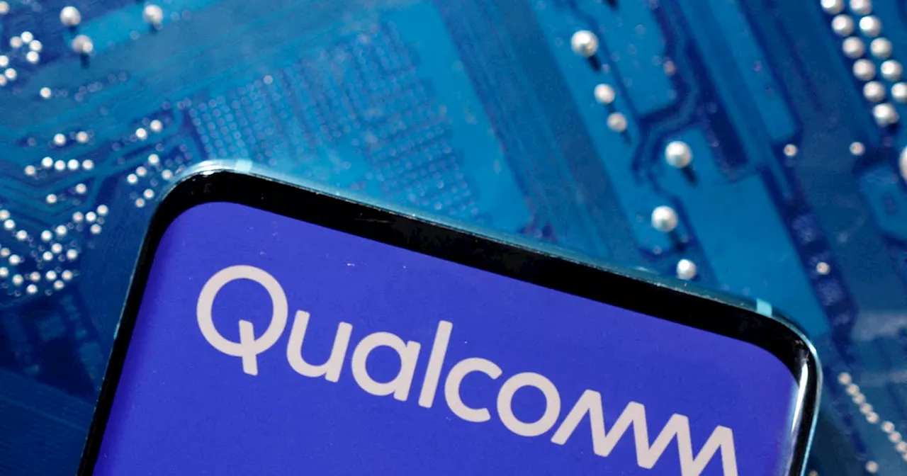 Qualcomm forecasts revenue, profits above estimates