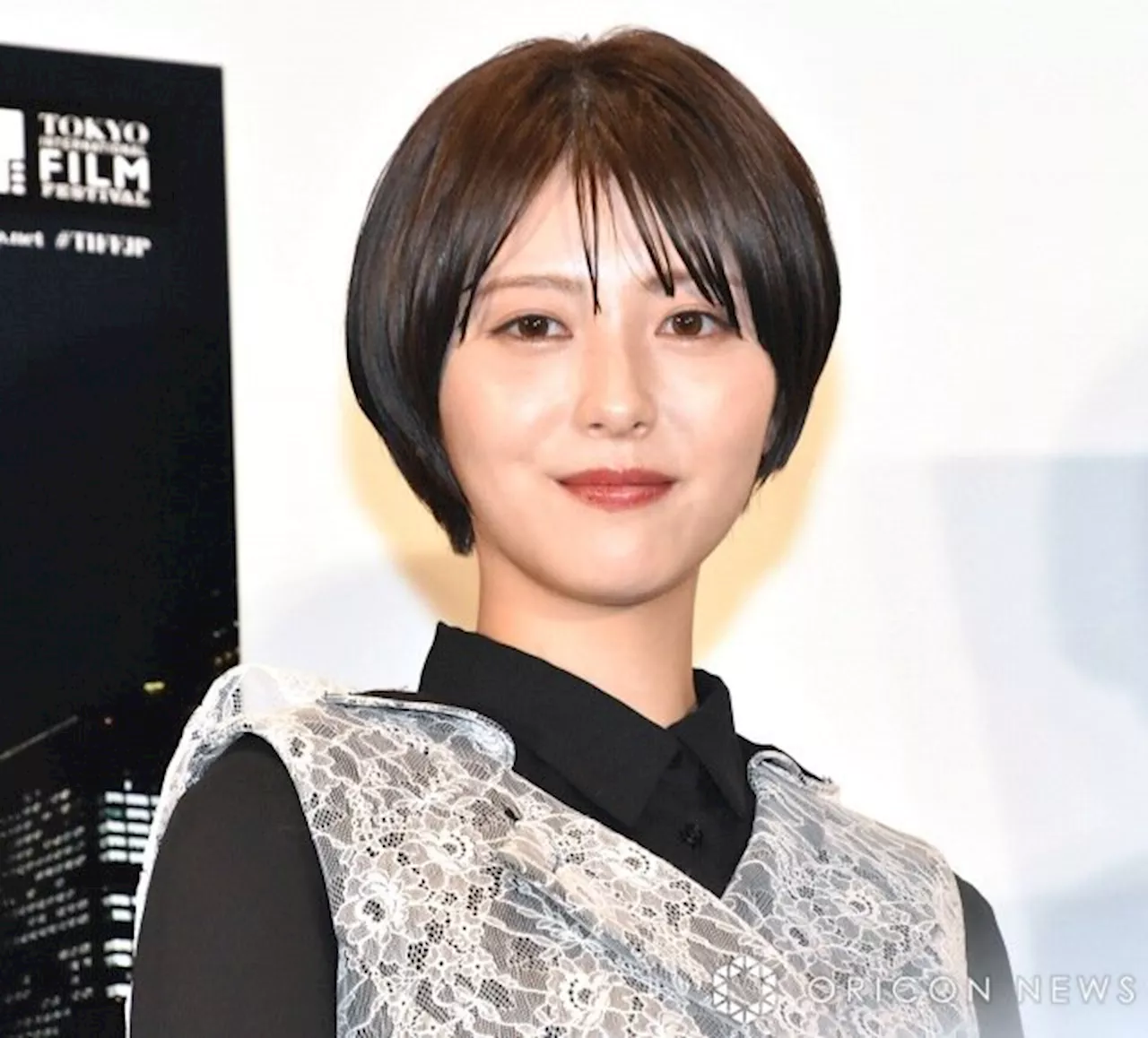 浜辺美波、ゴジラと7年ぶりの“再会”に喜び「これからは検索したら感想が出てくる（笑）」（2023年11月1日）｜BIGLOBEニュース