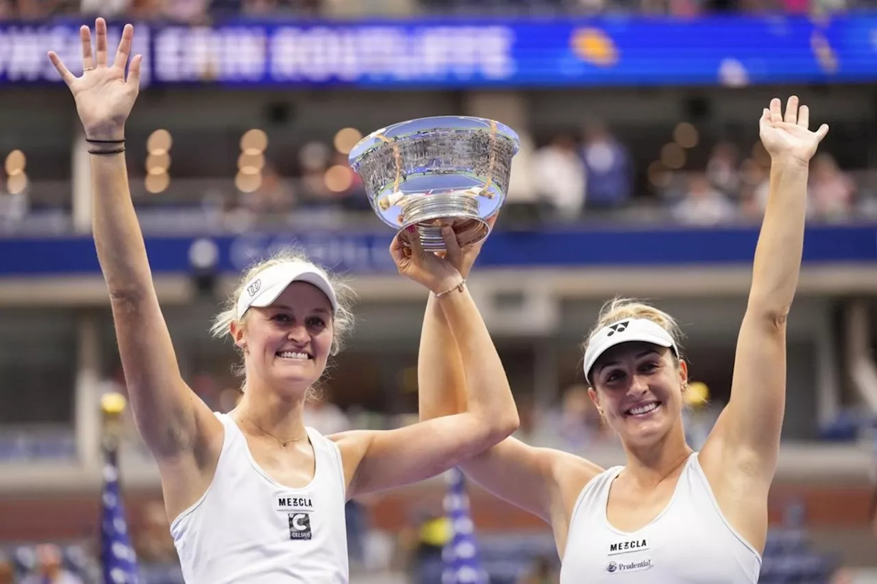 Dabrowski, Routliffe advance to doubles semis at year-ending WTA Finals