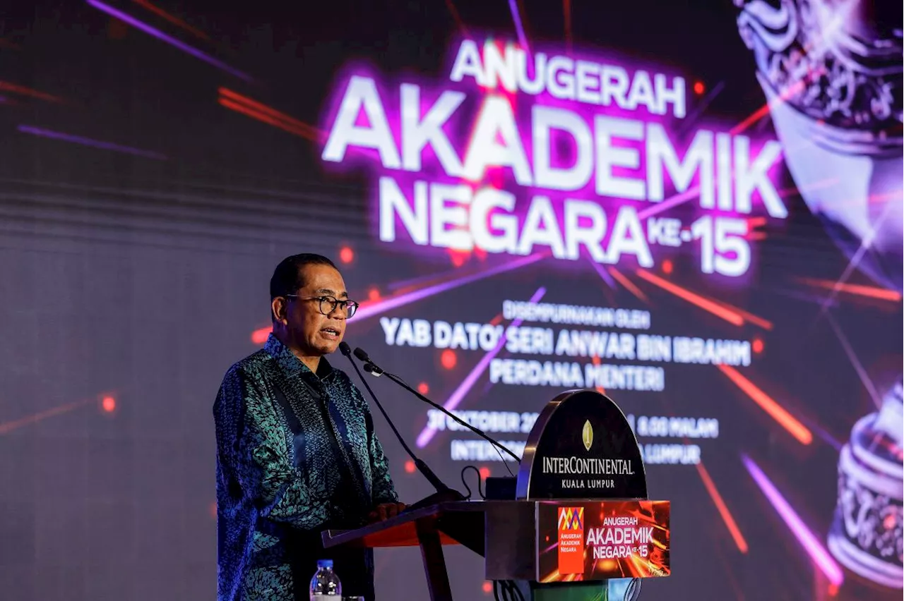 Academicians should work with govt to manage challenges, issues, says PM