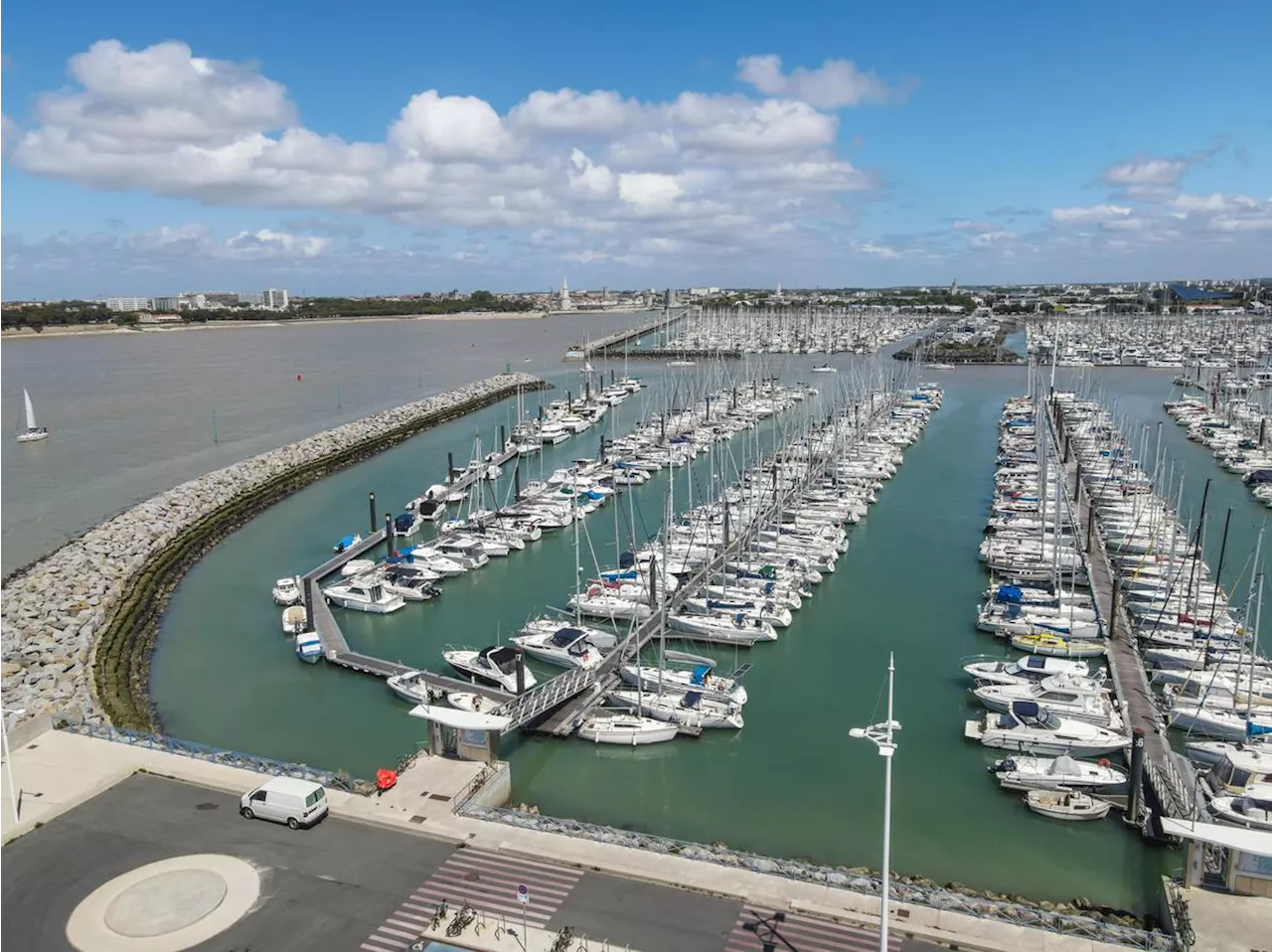 Tempête Ciaran en Charente-Maritime : le port de plaisance de La Rochelle se prépare