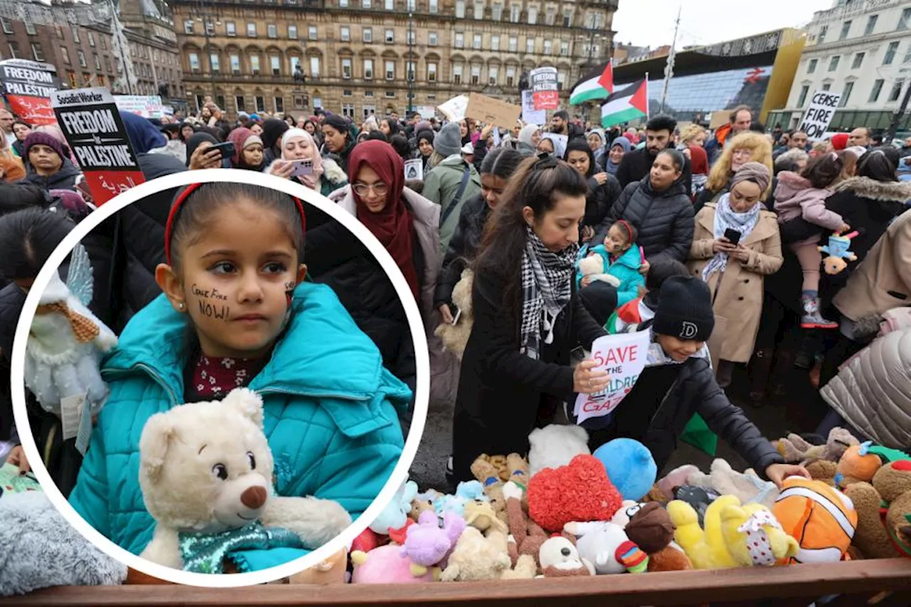 Hundreds call for Gaza ceasefire on Glasgow George Square