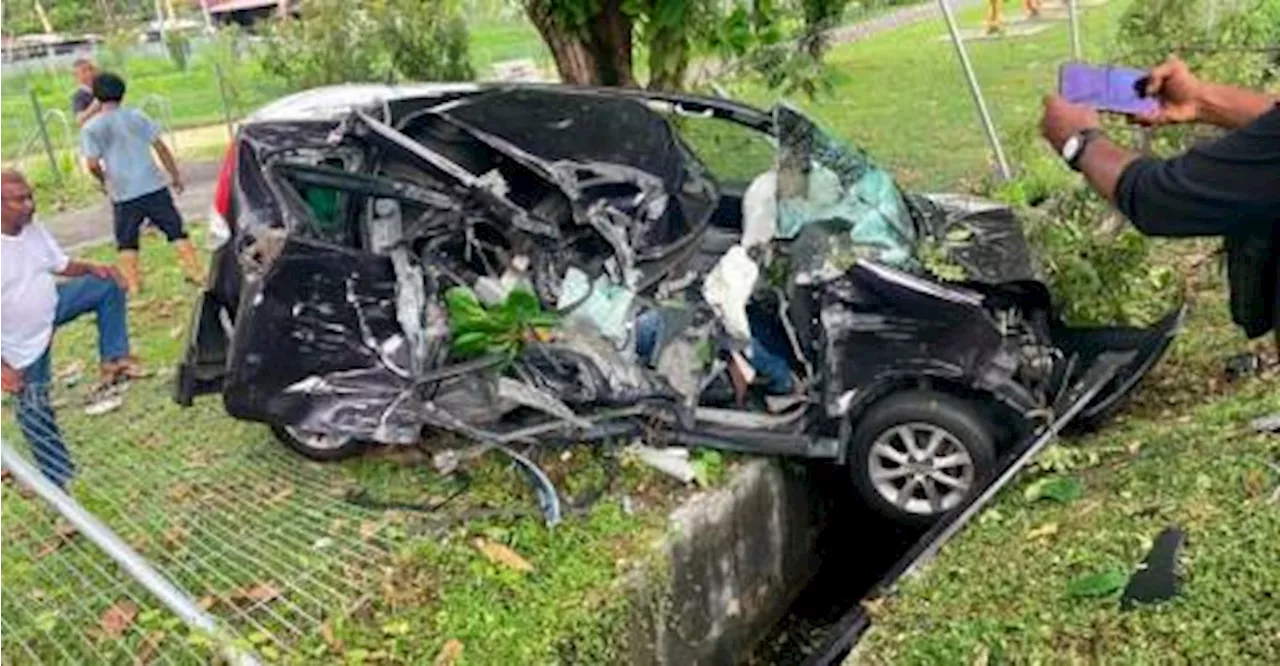 Lelaki warga emas maut selepas kereta langgar pokok