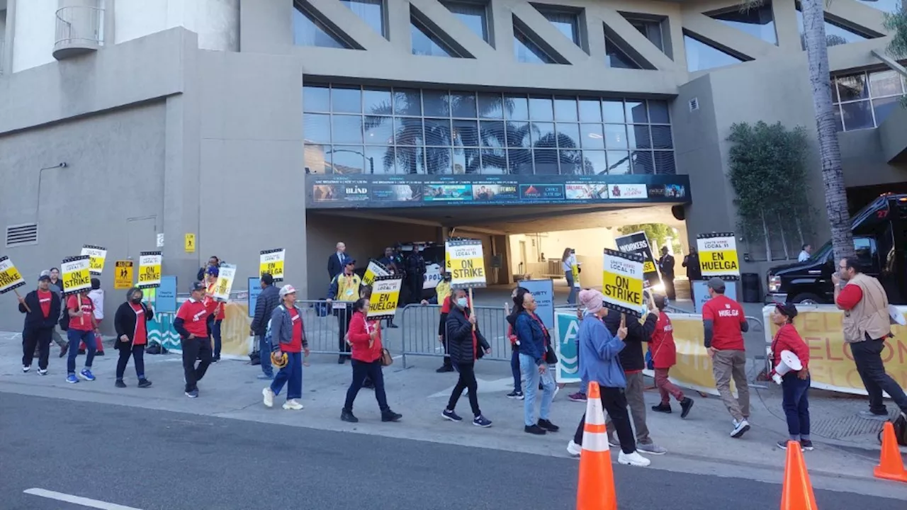 Hotel Workers Protest Outside AFM Headquarters Le Meridien Delfina