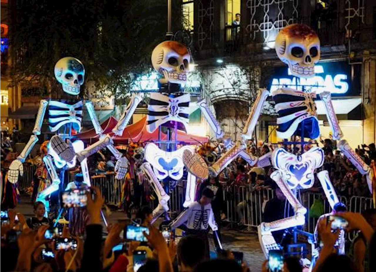 Quiere Televisa mantener ‘viva’ la tradición de las catrinas desde el Desfile del Día de Muertos