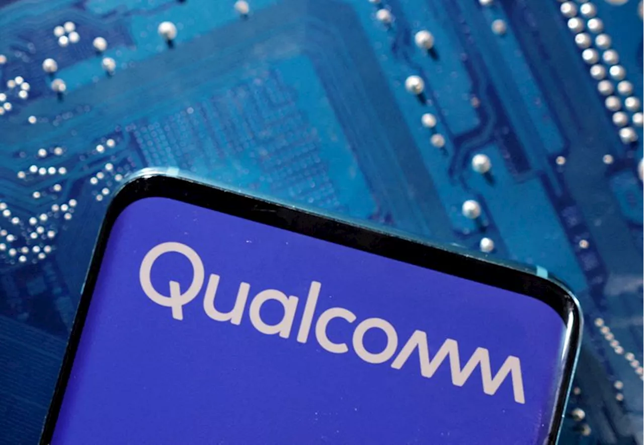 Qualcomm forecasts revenue, profits above estimates