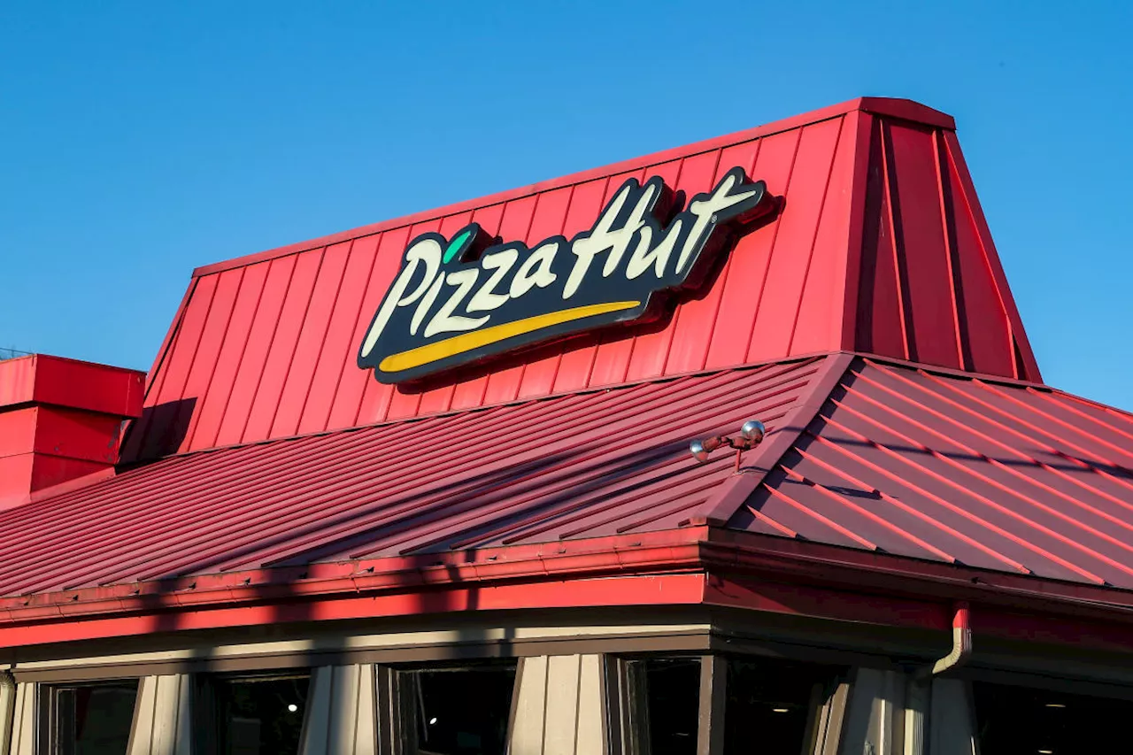 Yum! Brands misses on revenue, Pizza Hut sales slow while Taco Bell, KFC drive growth