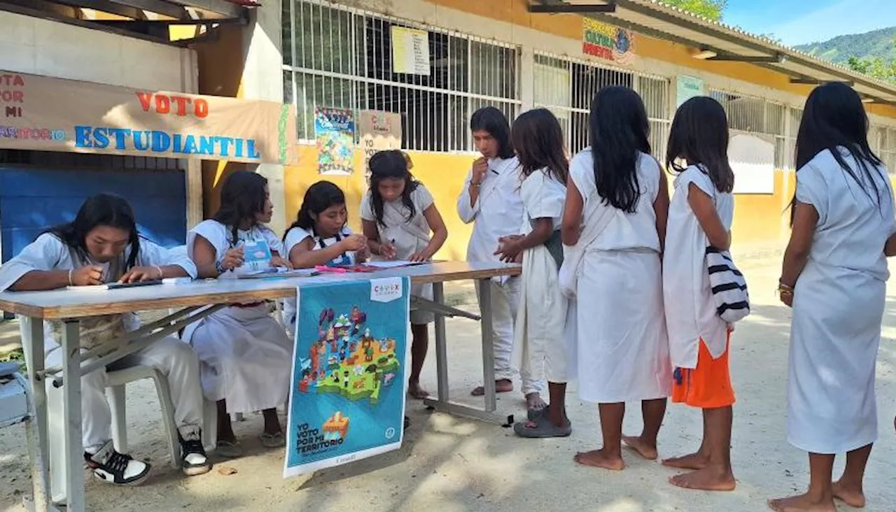 En simulación electoral juvenil en el país arrasó el voto en blanco