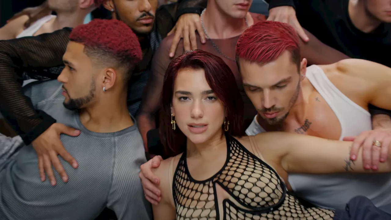 Dua Lipa fait son grand retour avec “Houdini”, le tube parfait pour danser tout l'automne