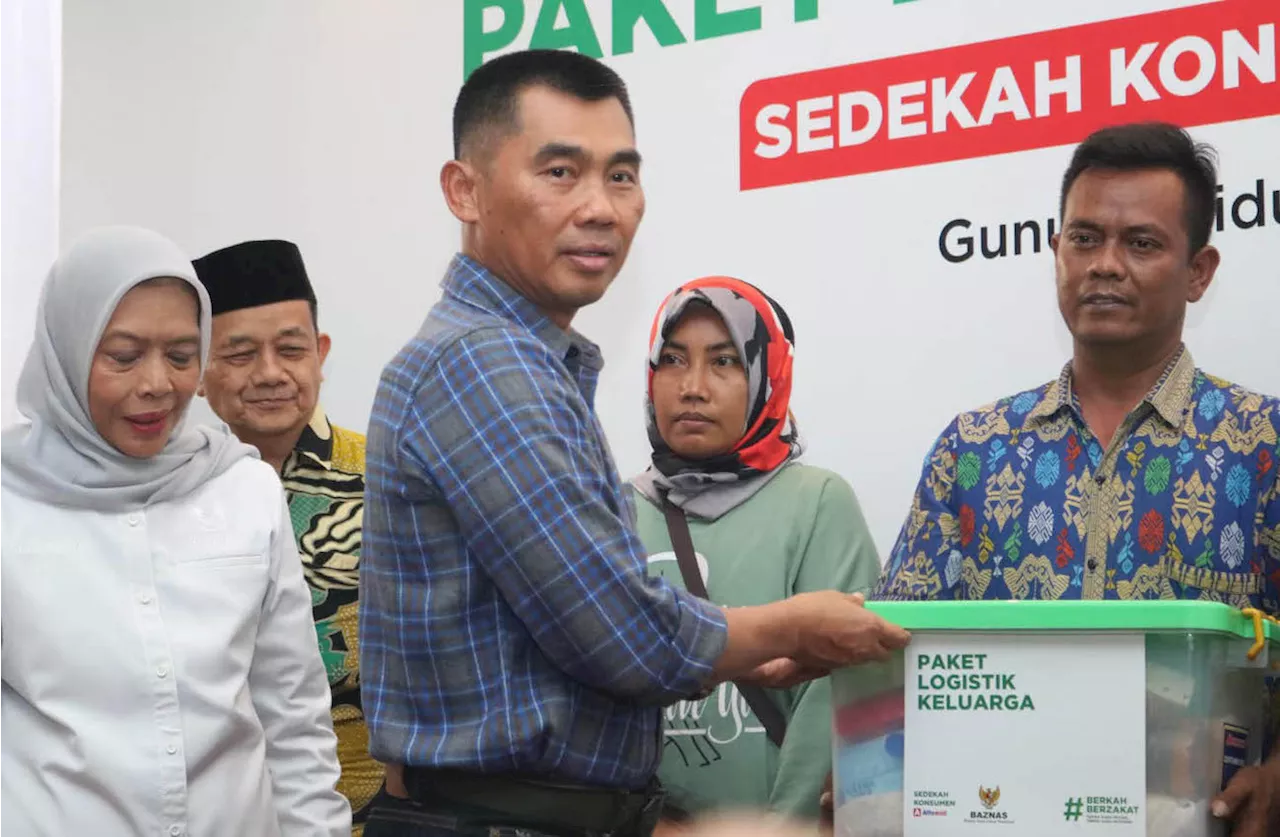 BAZNAS Salurkan Beasiswa dan Ribuan Paket Logistik Keluarga