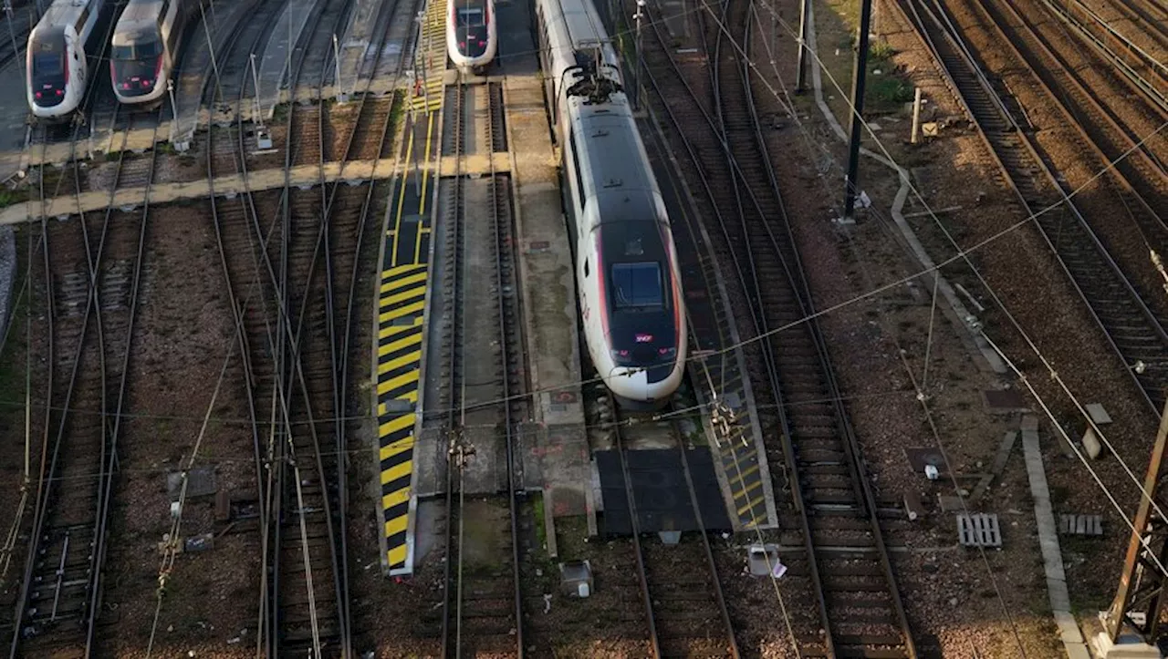 Ils volent 566 tonnes de rails grâce à un faux bon d'enlèvement : un agent de la SNCF et deux personnes interp