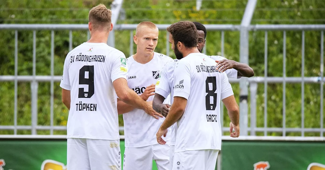 Flutlicht-Derby im Heidewaldstadion zwischen FC Gütersloh und SV Rödinghausen: Es gibt einen Sieger