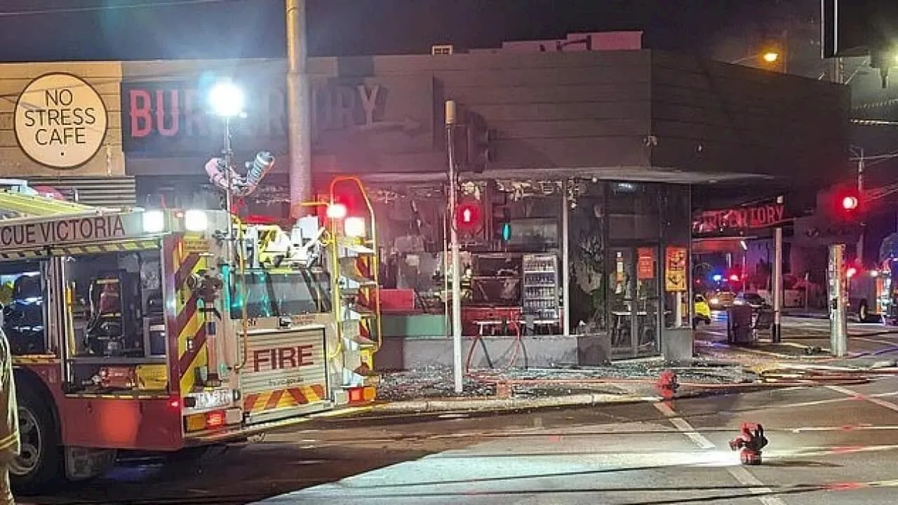 Violence Erupts as Pro-Palestinian and Pro-Israel Protesters Clash in Melbourne