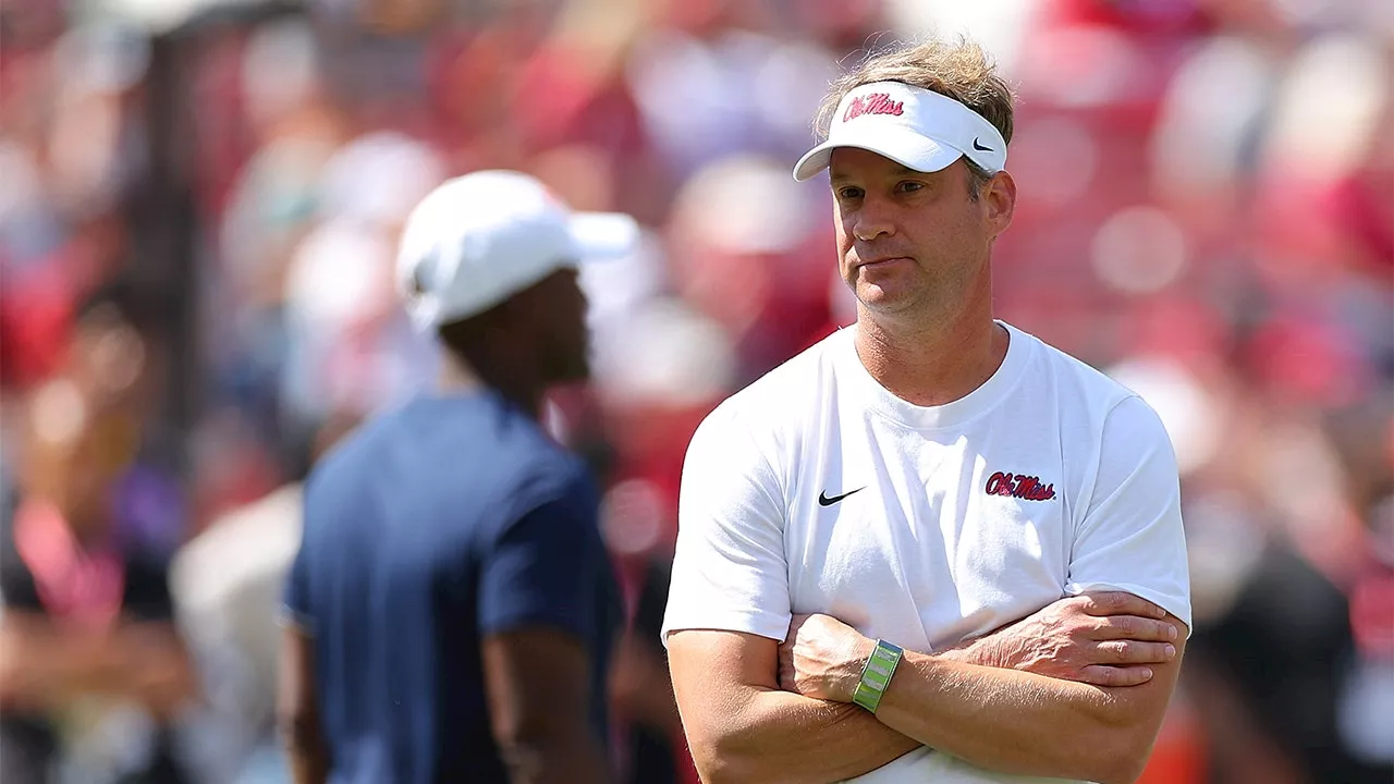 Lane Kiffin Faces Criticism Over Leaked Exchange with DeSanto Rollins