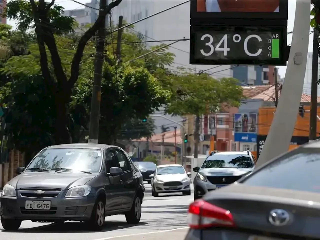 Temperaturas ficarão muito elevadas até dia 19, no mínimo, diz meteorologista à CNN