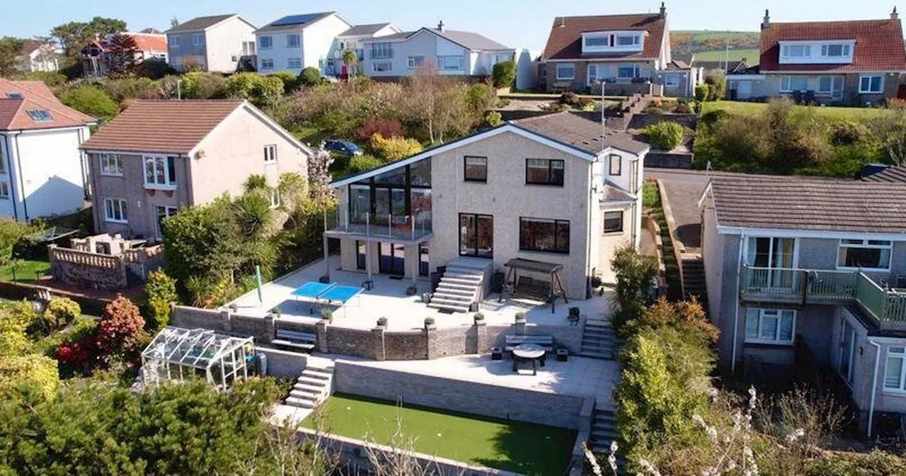 Architect designed home with balcony, seaviews and sauna along Ayrshire coast