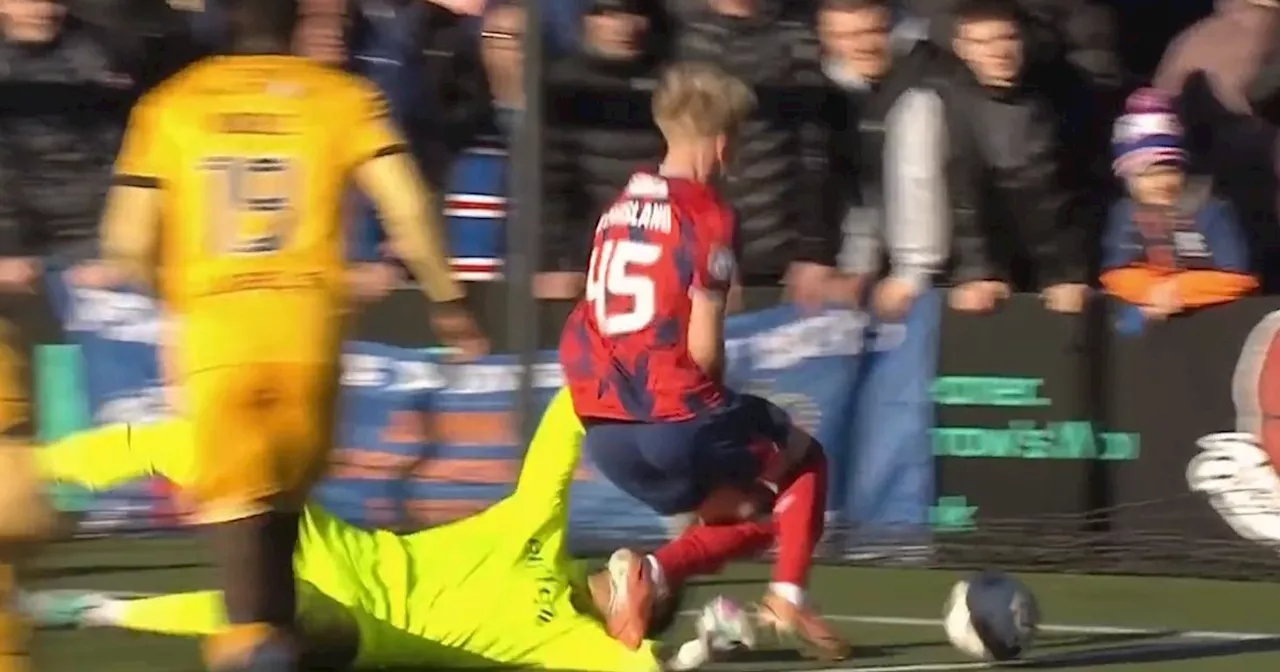 Var failed to spot 'cheating' in Rangers penalty call according to former ref