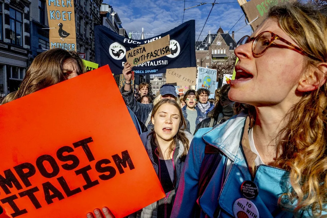 Greta Thunberg rejoint des dizaines de milliers de personnes à une manifestation sur le climat à Amsterdam