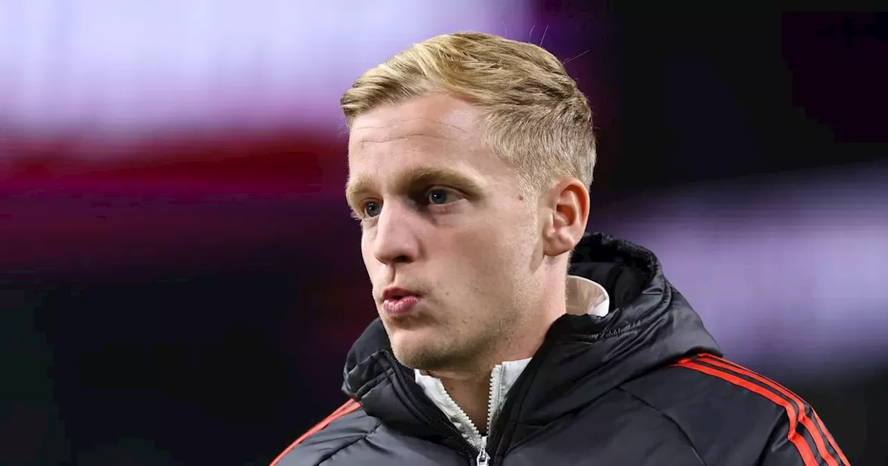 Donny van de Beek advised to choose next club wisely after struggling at Manchester United